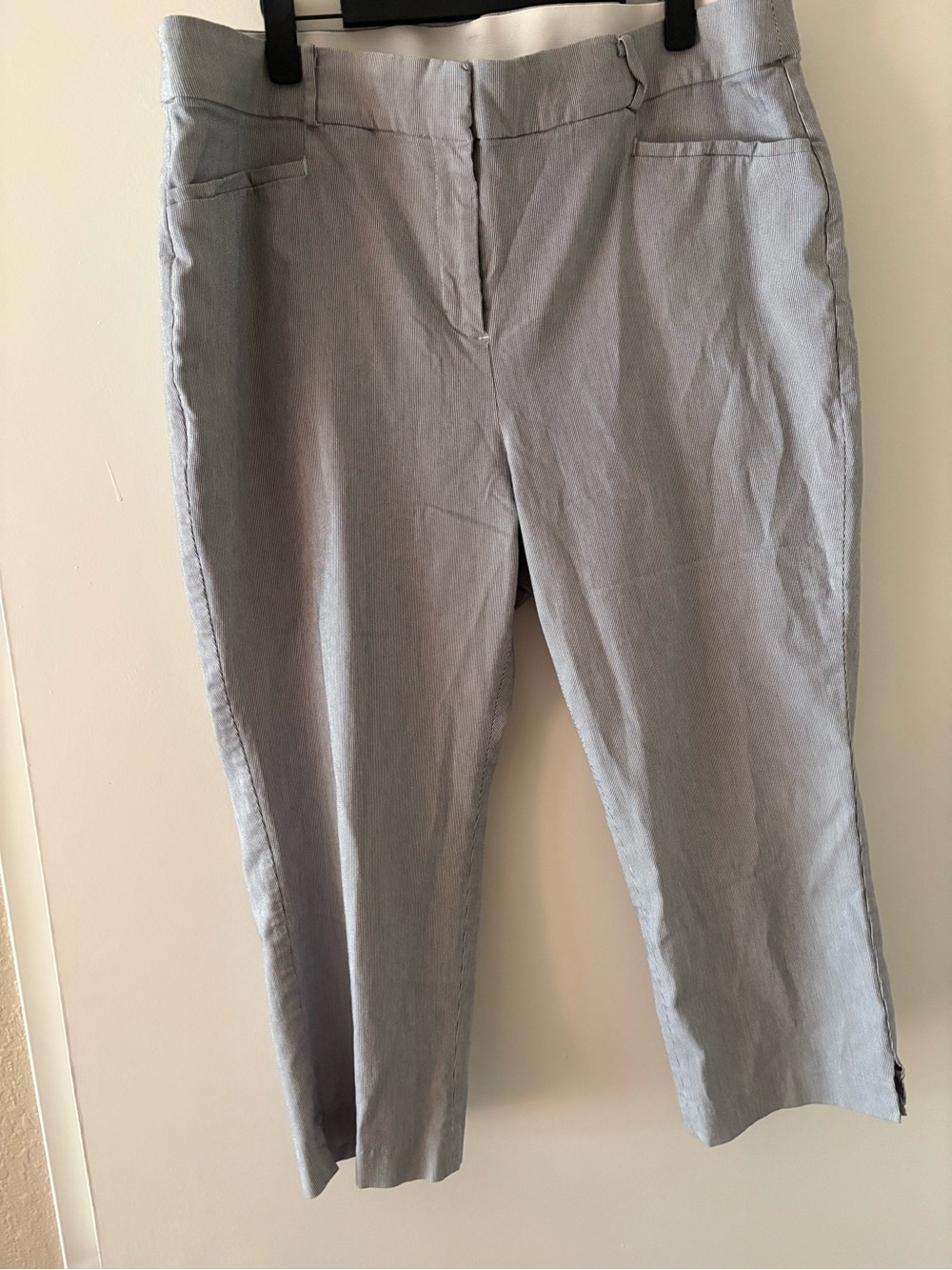 Lane Bryant Light Gray Women’s Capri Slacks- Straight Cut